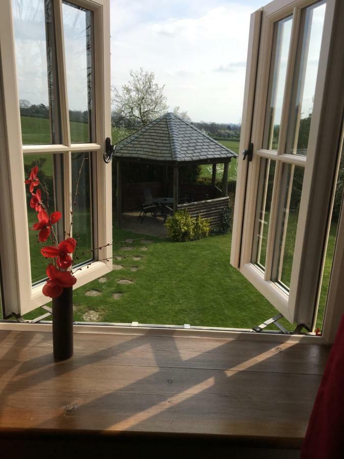 Lapwing Cottage Stoke-on-Trent Exterior foto